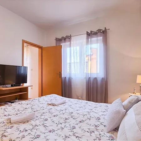 1 Bedroom Stunning Apartment In Stinjan 公寓 *
