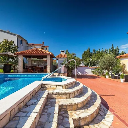 1 Bedroom Stunning Apartment In Stinjan *