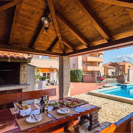 1 Bedroom Stunning Apartment In Stinjan